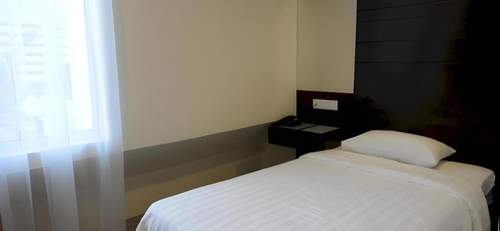 Cathay Hotel Kota Kinabalu Kültér fotó