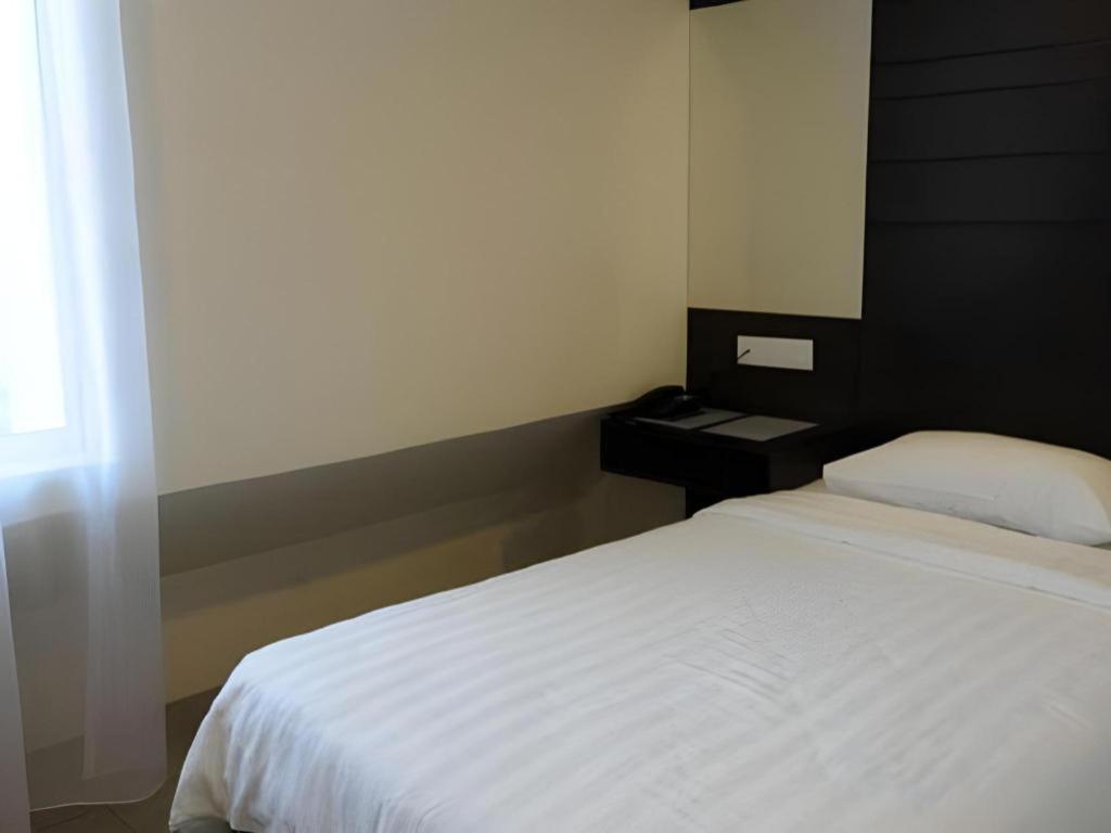 Cathay Hotel Kota Kinabalu Kültér fotó