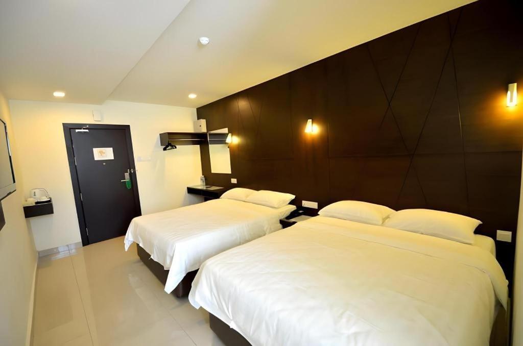 Cathay Hotel Kota Kinabalu Kültér fotó