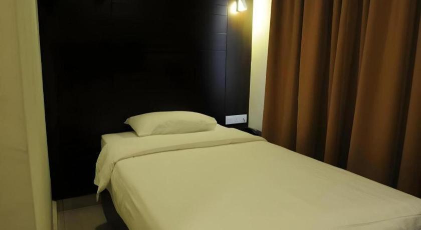 Cathay Hotel Kota Kinabalu Kültér fotó