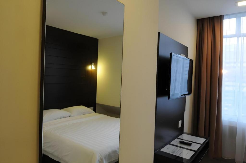 Cathay Hotel Kota Kinabalu Kültér fotó